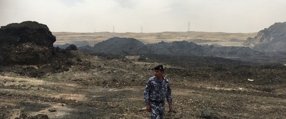 Devastación medioambiental en la localidad iraquí de Qayarrah, tras los combates entre las tropas del Gobierno y la organización terrorista Dáesh, 2017. Foto ONU Medio Ambiente/Hassan Partow