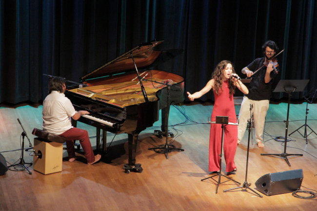 Grupo SamBach actuando en directo Grupo SamBach actuando en directo